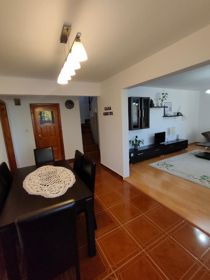 "Apartament"-Casa Genius 플로이에슈티 외부 사진